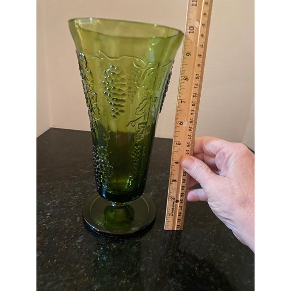 Green 10" Footed Vase with Harvest Grape and Leaf Design, Vintage - Picture 4 of 5